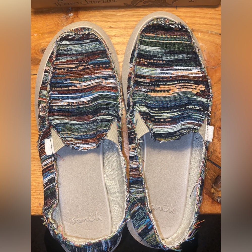 Sanuk shoes!